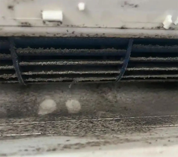 沙河口空调吹的风有股烧焦味是怎么回事